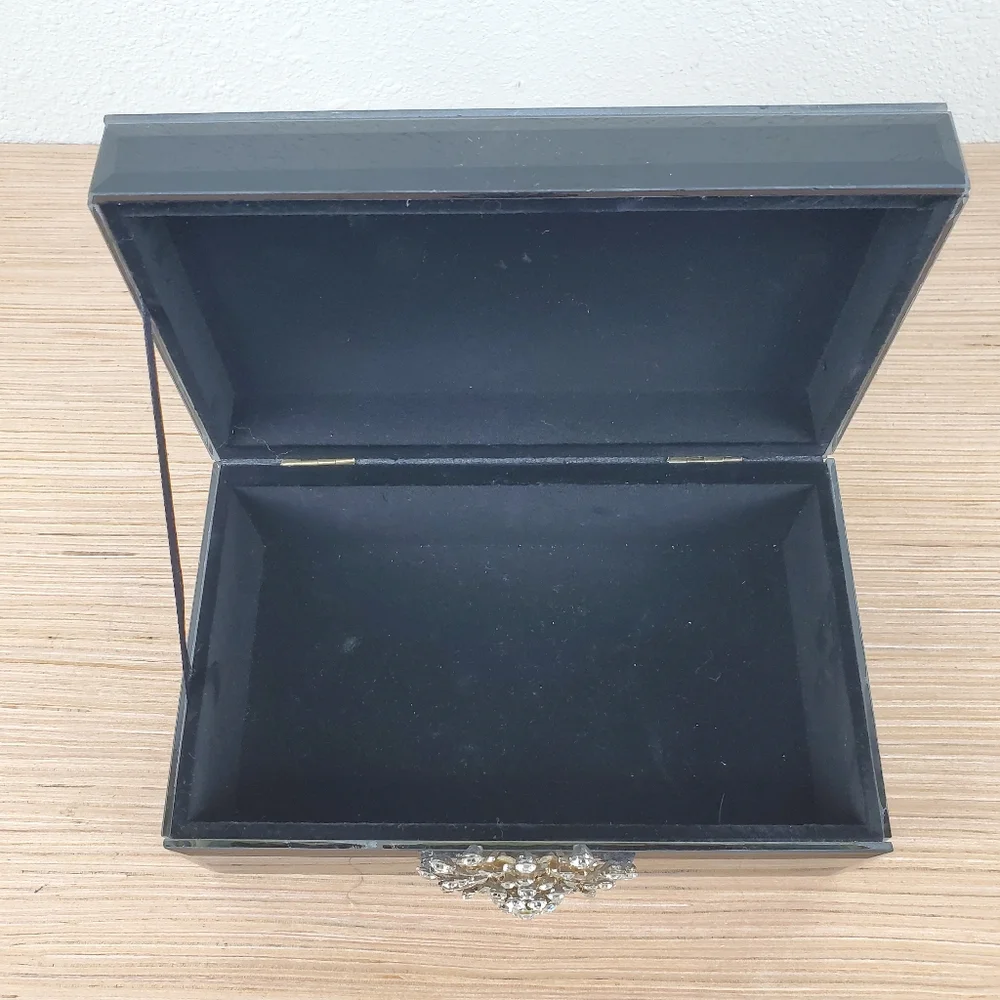 N/A jewelry box